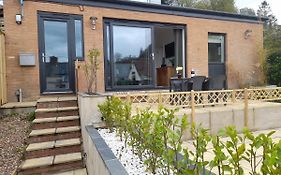 High Tide - 2 Bed Sunny Holiday Home Near Beach With Garden And Parking